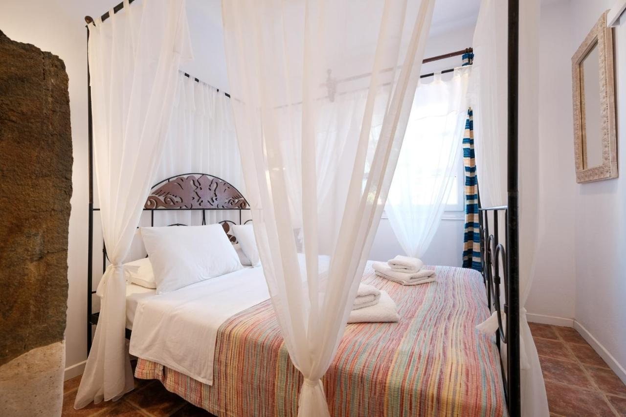 Golden Beach Studios & Suites Tinos ภายนอก รูปภาพ