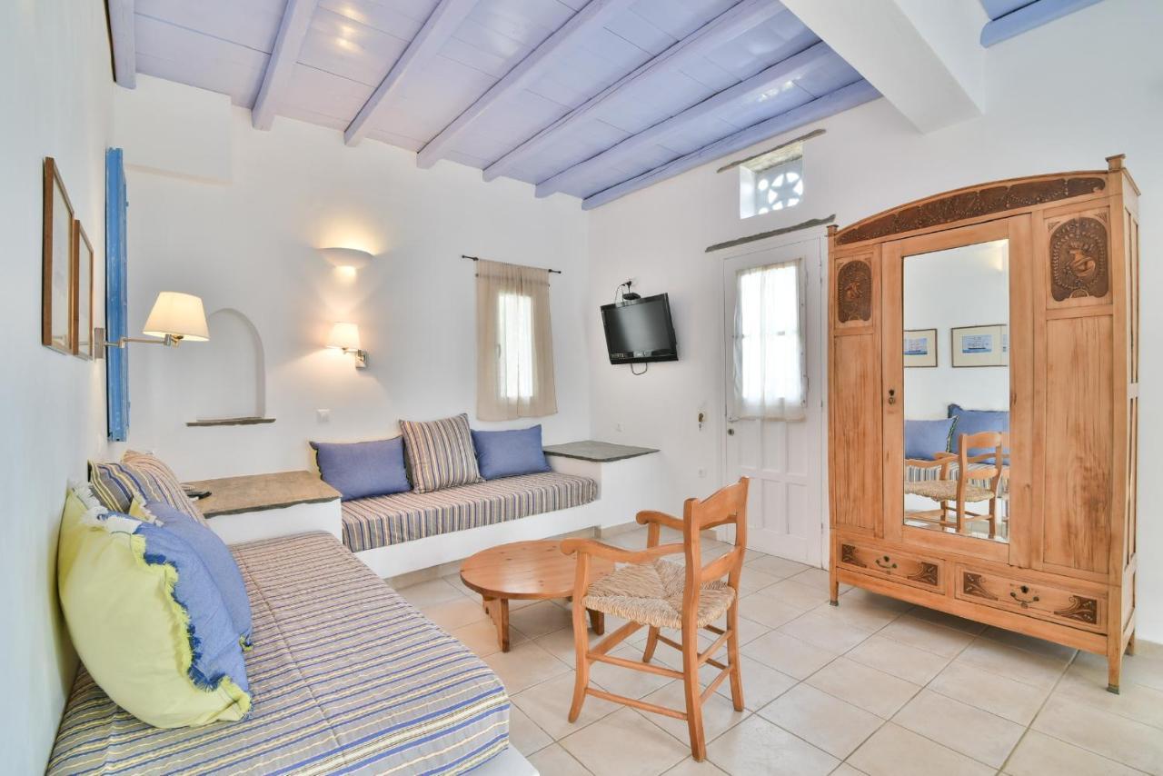 Golden Beach Studios & Suites Tinos ภายนอก รูปภาพ