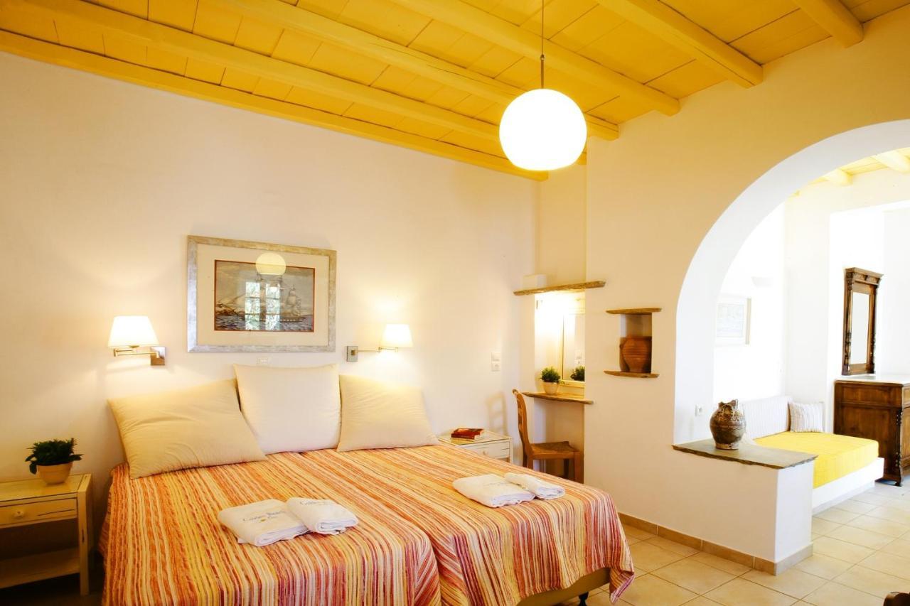Golden Beach Studios & Suites Tinos ภายนอก รูปภาพ