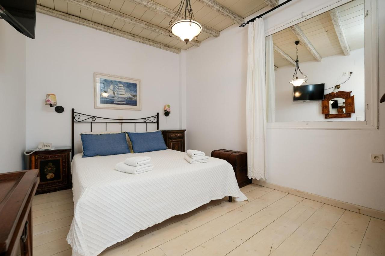 Golden Beach Studios & Suites Tinos ภายนอก รูปภาพ