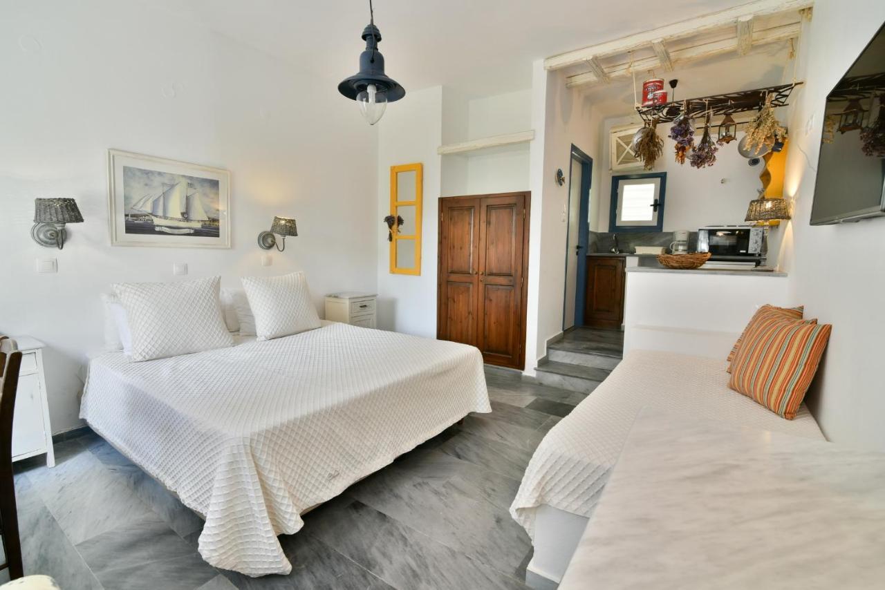 Golden Beach Studios & Suites Tinos ภายนอก รูปภาพ