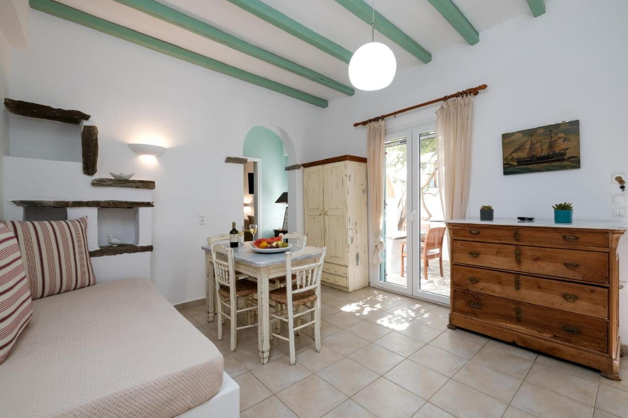 Golden Beach Studios & Suites Tinos ภายนอก รูปภาพ