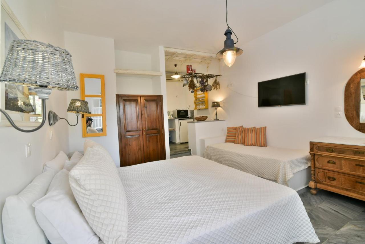 Golden Beach Studios & Suites Tinos ภายนอก รูปภาพ
