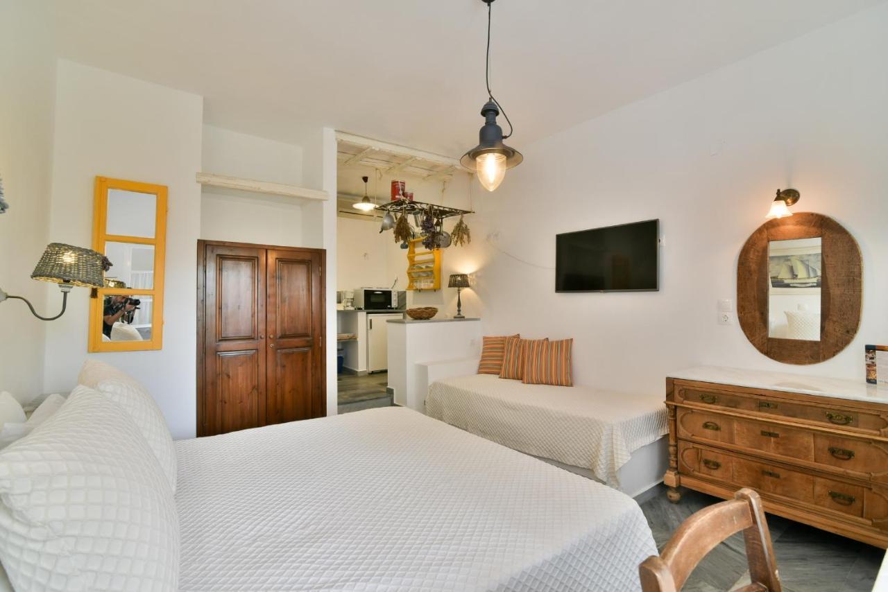 Golden Beach Studios & Suites Tinos ภายนอก รูปภาพ