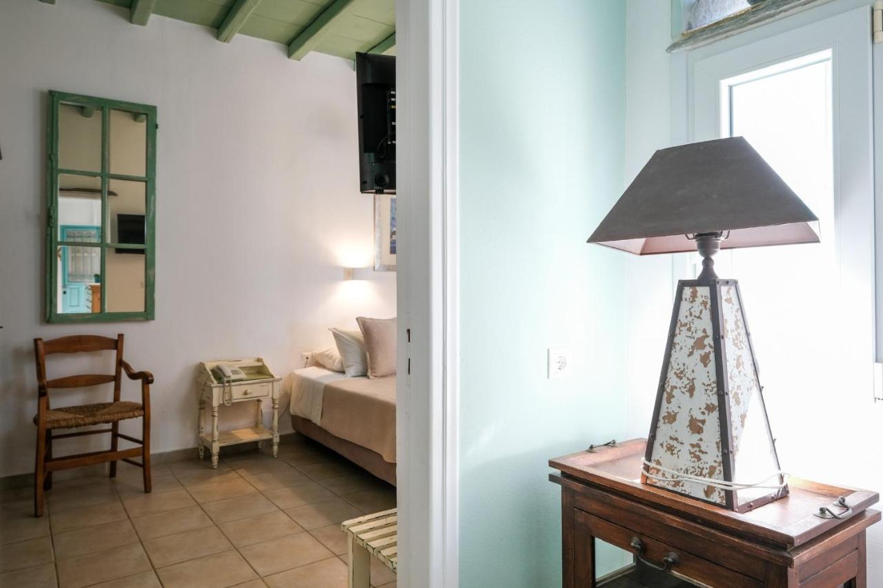 Golden Beach Studios & Suites Tinos ภายนอก รูปภาพ